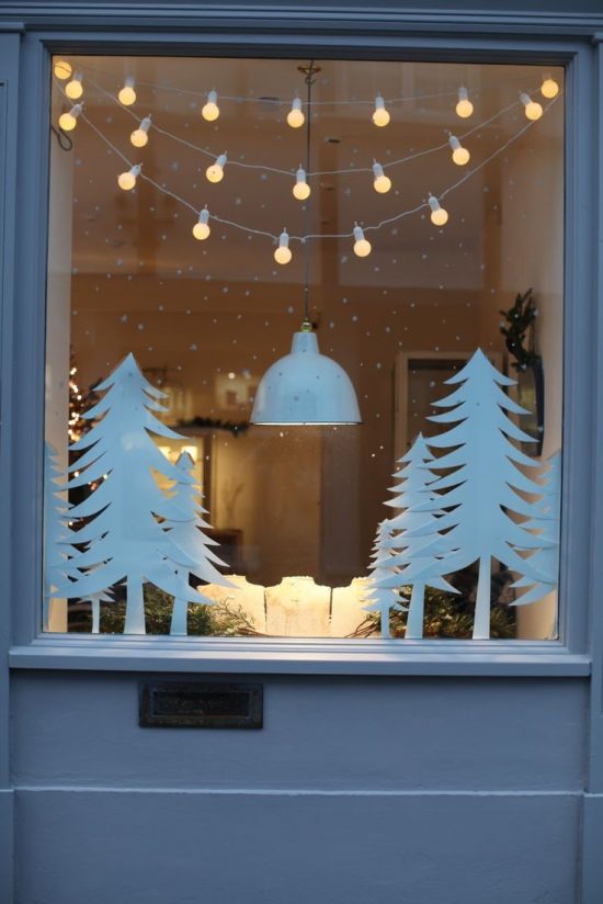 Stylish ideas to decorate your windows for the Christmas this year